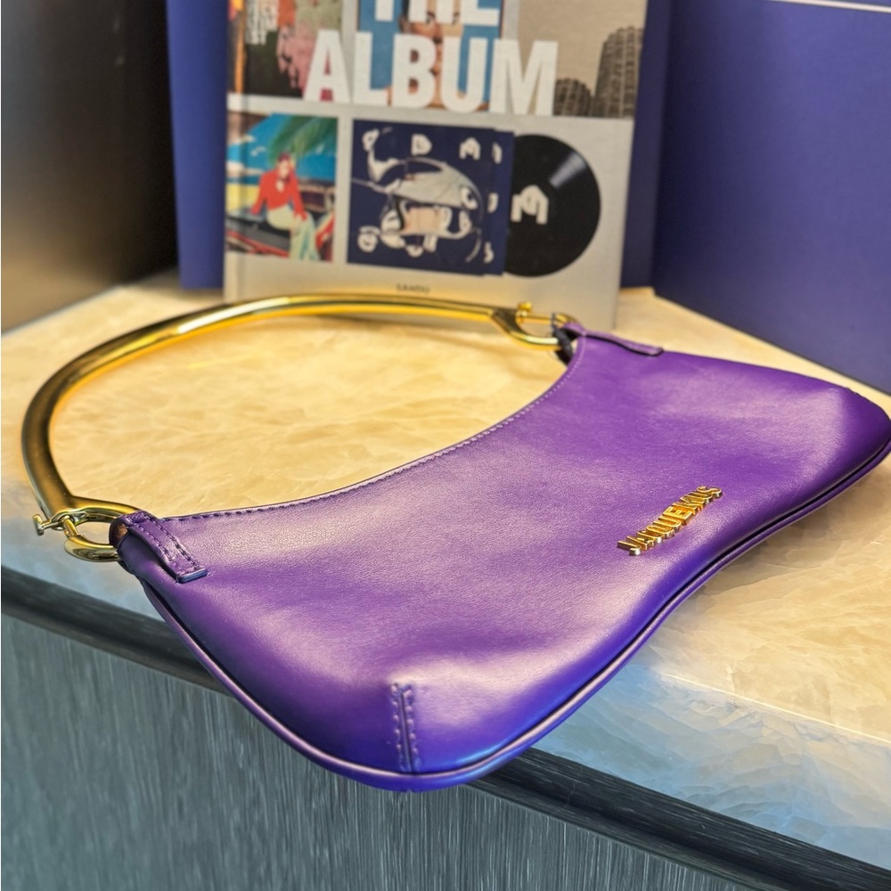 Jacquemus Le Bisou Mousqueton Shoulder Bag - Picture 9 of 16